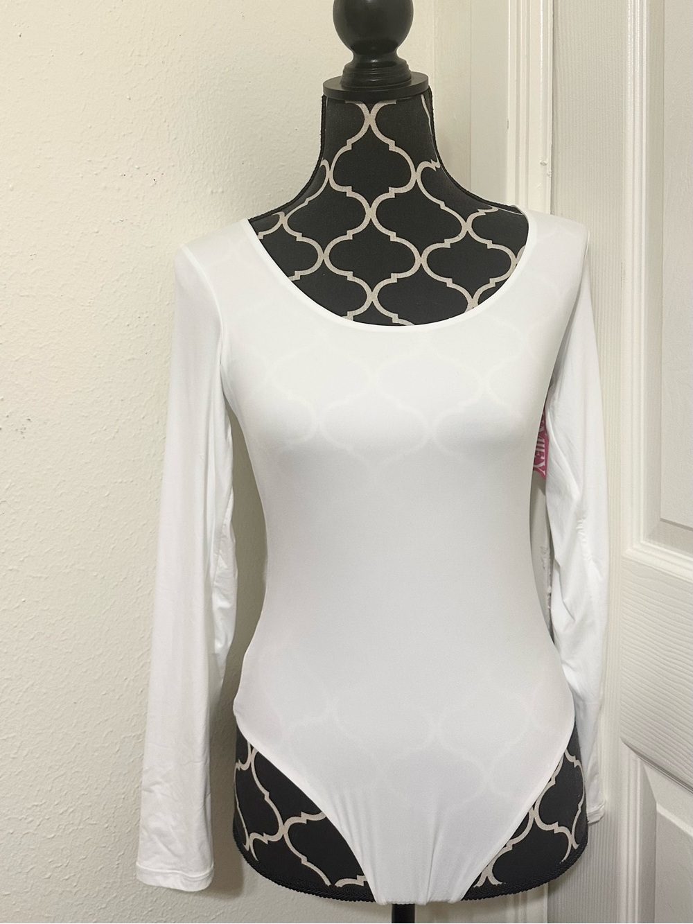 NEW Pumiey Body Contour White Bodysuit Long Sleeve Scoop Back Women's L NWT